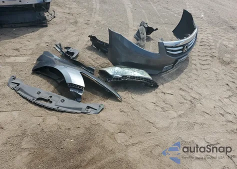 2011 Honda Accord Se z USA, uszkodzony, nr VIN 1HGCP2F68BA134589